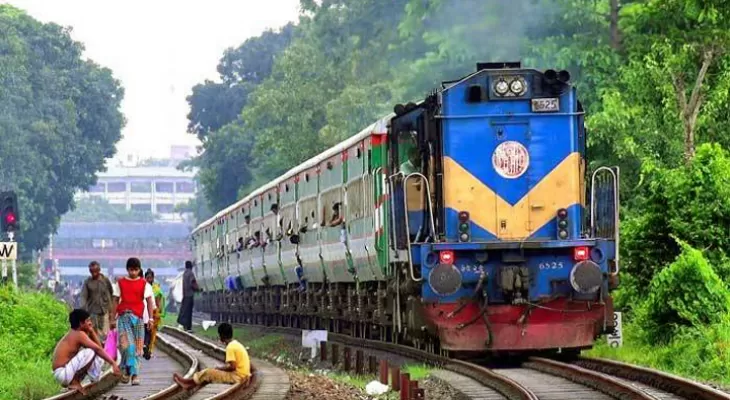 রাজধানীতে ট্রেনের ধাক্কায় নিহত হয়েছেন ৩ জন
