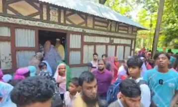 মা-ভাবি-ভাতিজিকে গলা কেটে হত্যা, যুবক আটক