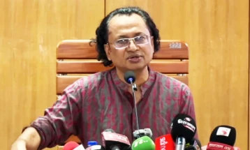 আইনশৃঙ্খলা পরিস্থিতি নিয়ন্ত্রণে যৌথ বাহিনী নামানো হতে পারে: তথ্য উপদেষ্টা