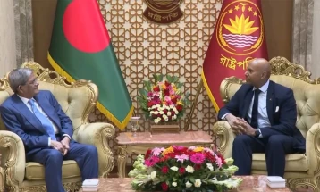 বাংলাদেশে বিনিয়োগ বৃদ্ধিতে কানাডার প্রতি আহ্বান রাষ্ট্রপতির
