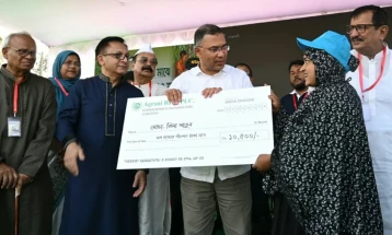 রাজশাহীতে আখচাষীদের প্রণোদনা দিলেন প্রধানমন্ত্রী