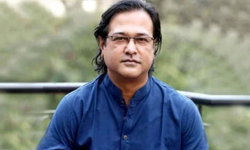সঙ্গীতশিল্পী আসিফ আকবরের গাড়িতে গুলি